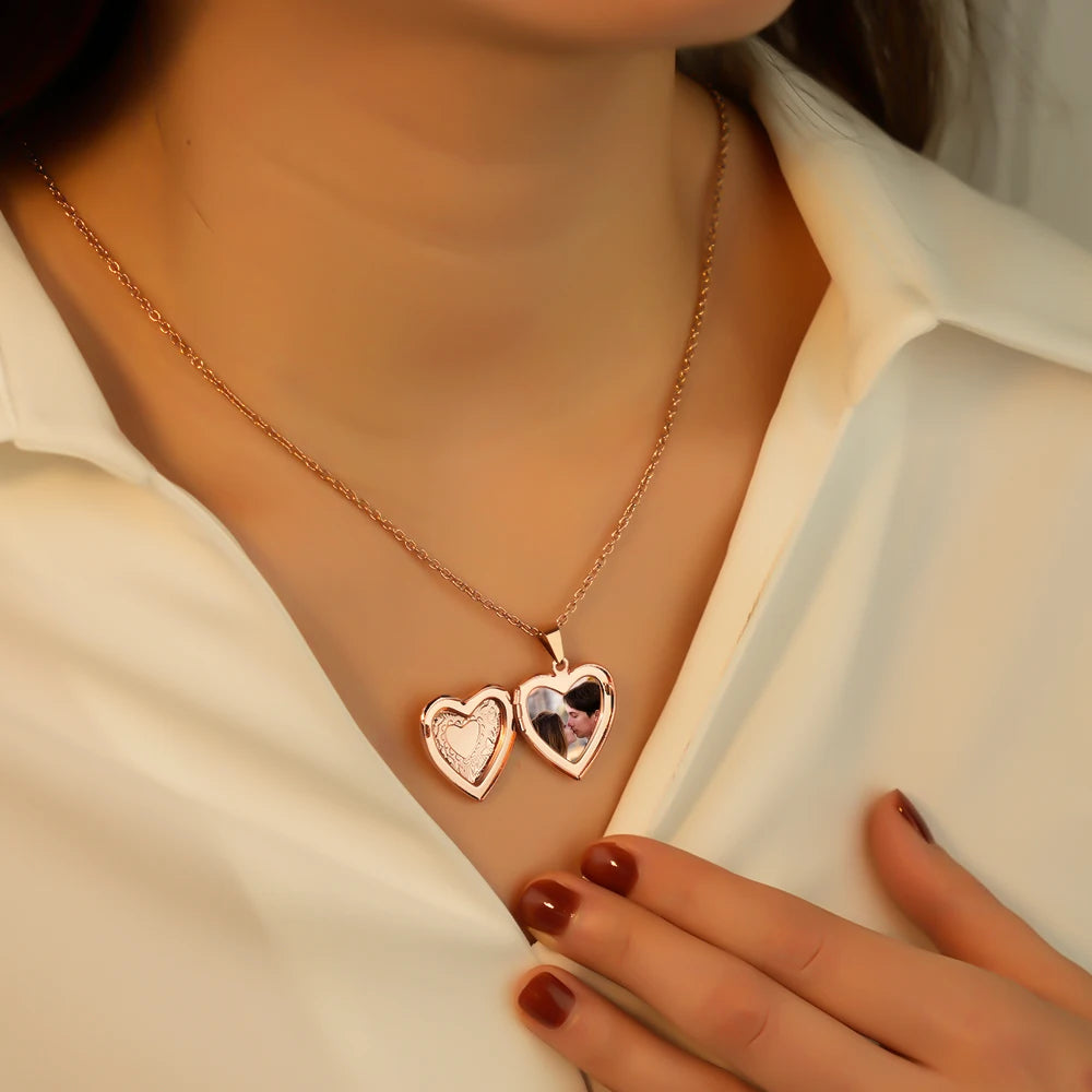 Colar Eterna Recordação - Personalizável - Aço Inoxidável - Folheado a Ouro | Oferta Especial de Natal 🎄