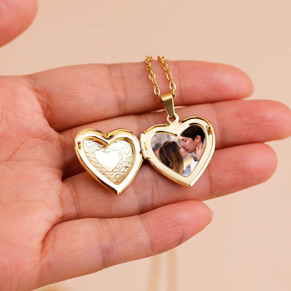 Colar Eterna Recordação - Personalizável - Aço Inoxidável - Folheado a Ouro | Oferta Especial de Natal 🎄