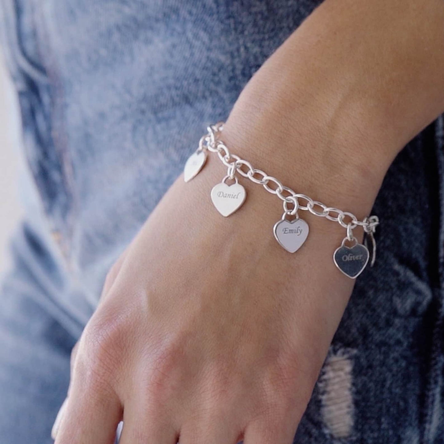 Pulseira Corações da Vida - Personalizável - Gravação a Laser - Aço Inoxidável | Oferta Especial! ♥